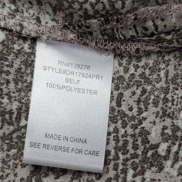 DR2 by Daniel Rainn Women’s XL Snake Print Blouse Brown Beige V-Neck Tunic Top - Picture 5 of 7